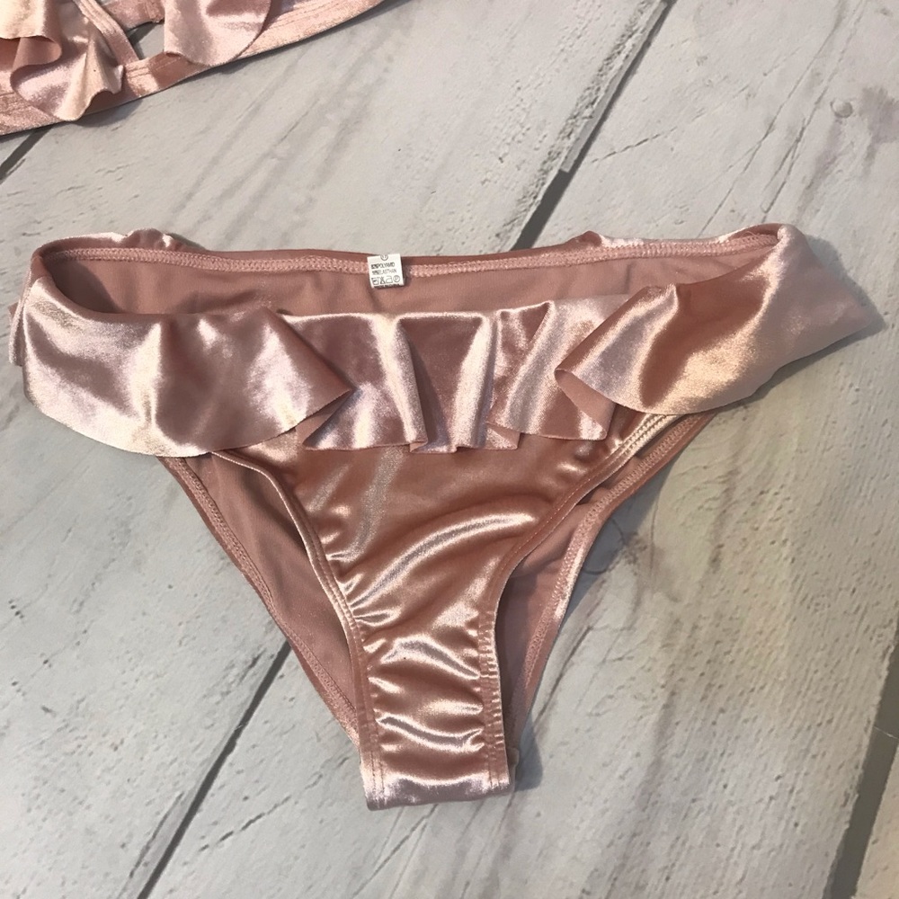 👙Pink Ruffle Bikini - Picture 5 of 5